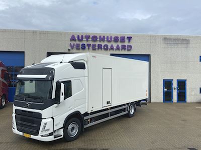 lastbil volvo fm_330_4x2 kasse_lift