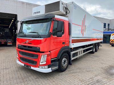 lastbil volvo fm_330_6x2_4_lang_chassis koele