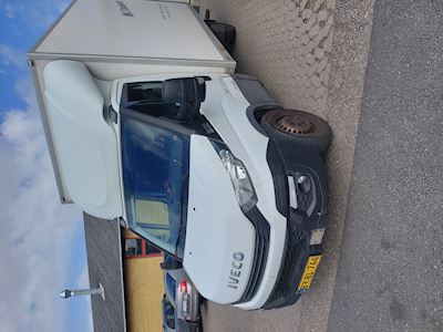 varebil iveco 35s18_30 lukket_kasse